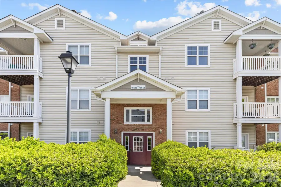 10652 Hill Point Court, Charlotte, NC 28262 - #2