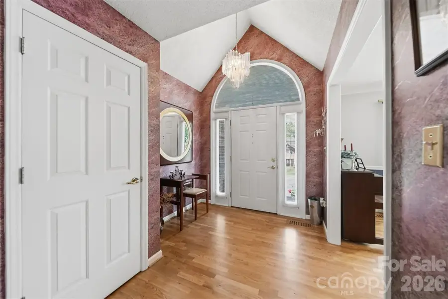 3650 Foxboro Lane Ne, Hickory, NC 28601 - #3
