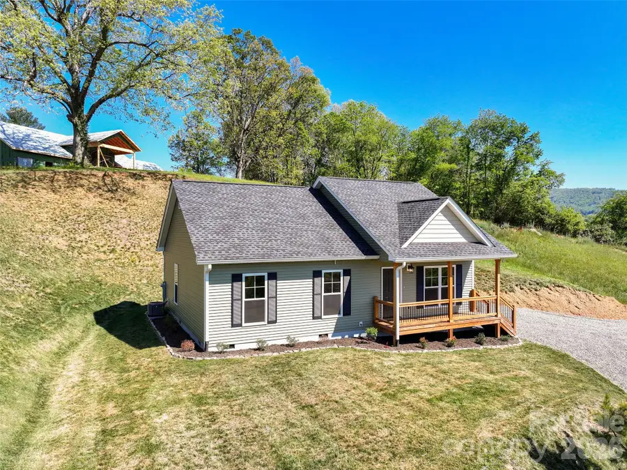 373 Barefoot Ridge, Clyde, NC 28721 - #3