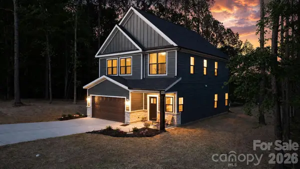 5256 Whitewater Drive, Hickory, NC 28601