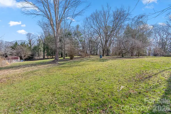 99999 Fairfield Drive, Candler, NC 28715