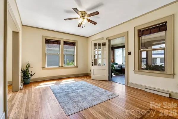 220 W 8th Street, Newton, NC 28658