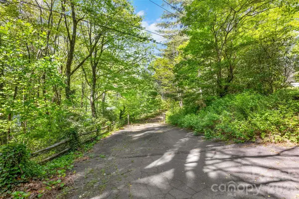 1923 Cold Mountain Road, Lake Toxaway, NC 28747