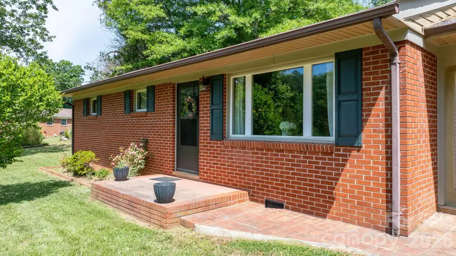 2881 Highline Avenue, Valdese, NC 28690 - #2