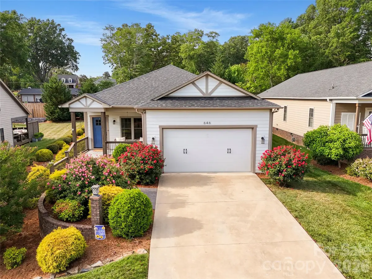 646 13th Avenue Place Nw, Hickory, NC 28601 - #1