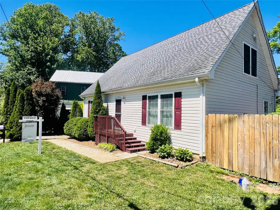 206 Courtland Place, Asheville, NC 28801 - #2