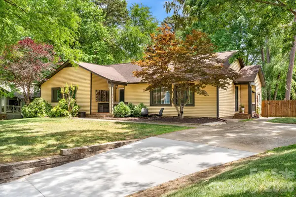 8700 Lorraine Drive, Charlotte, NC 28270