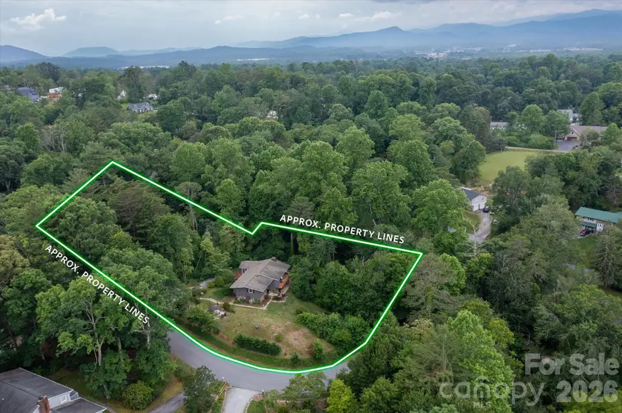 132 E Whisperwood Circle, Hendersonville, NC 28791 - #3