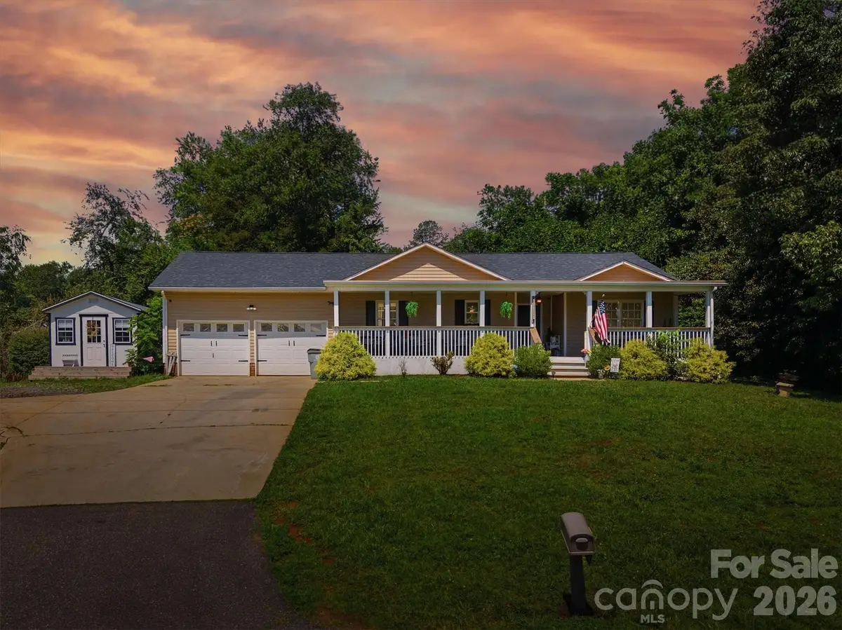 1404 Castle Court, Lenoir, NC 28645 - #1