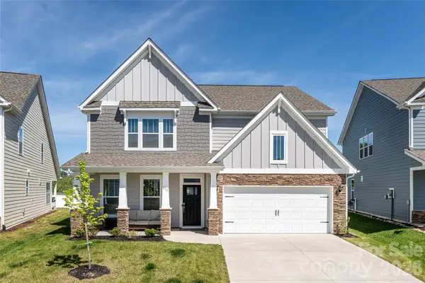 615 Fox Cove Road, Hendersonville, NC 28792
