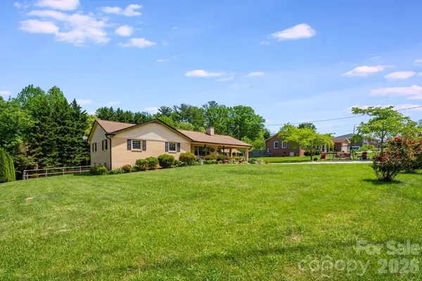 458 Beach Drive, Hendersonville, NC 28792