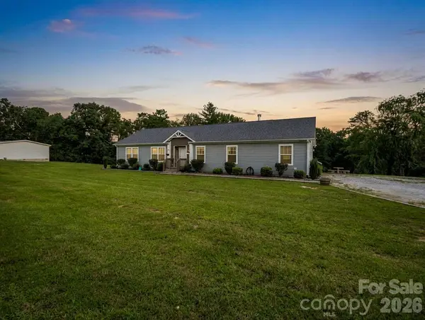 213 Big Oak Road, Hendersonville, NC 28792