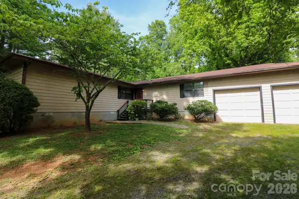 131 Upper Grassy Branch Road, Asheville, NC 28805