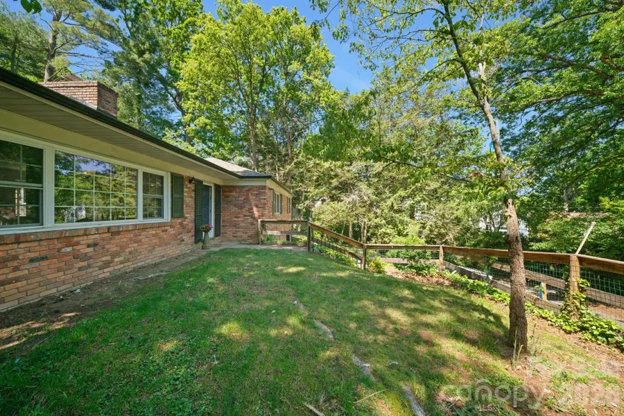 24 Warwick Place, Asheville, NC 28804 - #2