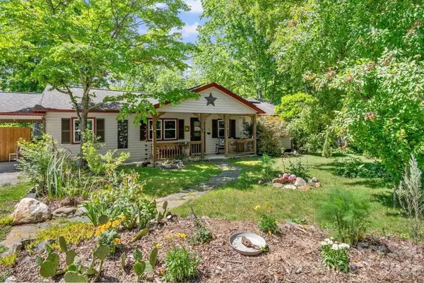 105 7th Street, Black Mountain, NC 28711