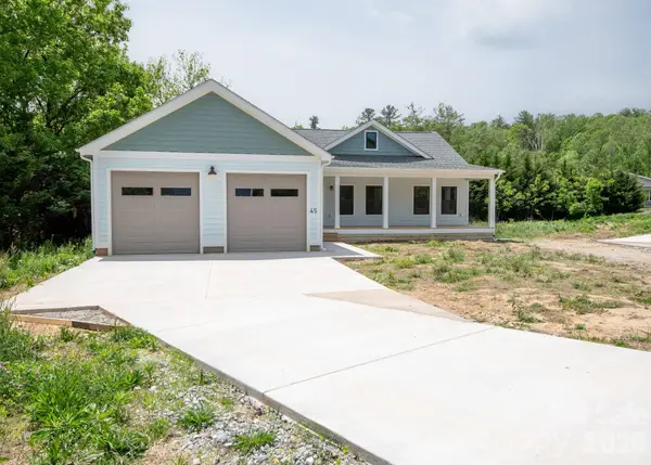 45 Gash Cove Road, Hendersonville, NC 28791