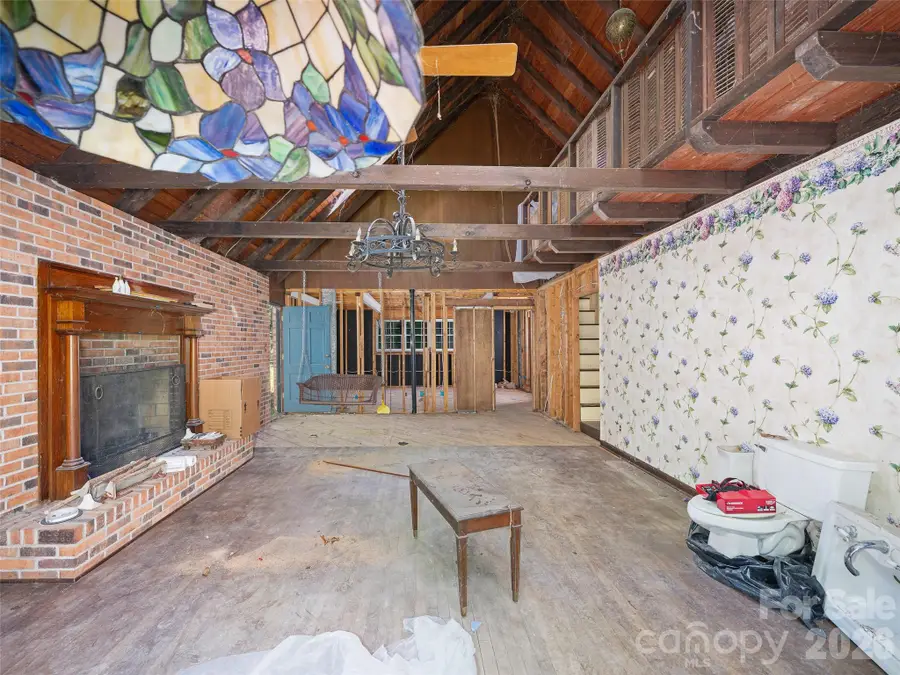 639 Hunter Street, Burnsville, NC 28714 - #2
