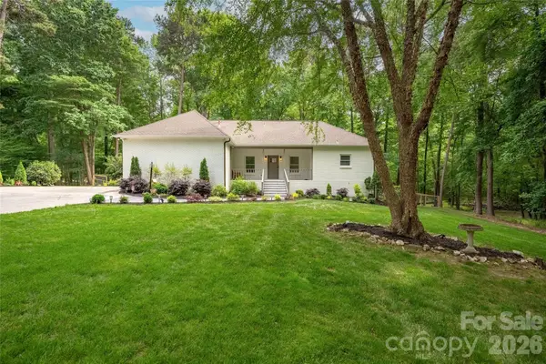 1800 Chestnut Lane, Matthews, NC 28104