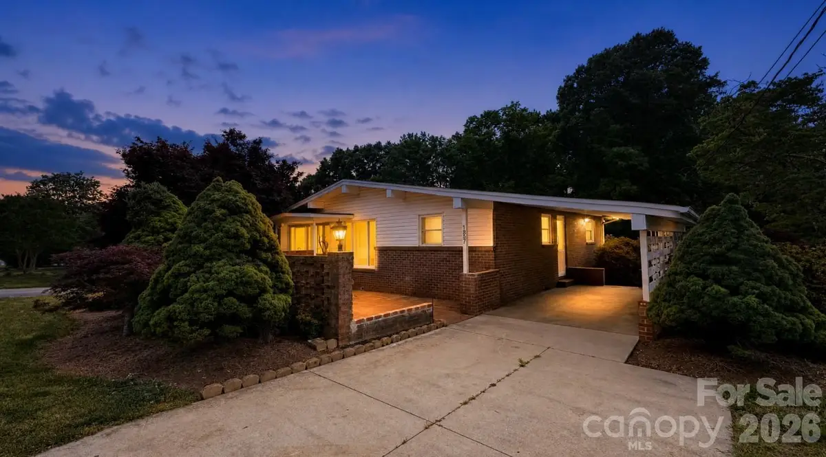 1857 8th Street Drive Ne, Hickory, NC 28601 - #1