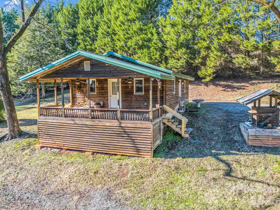 650 Smith Waldrop Road, Columbus, NC 28722 - #2