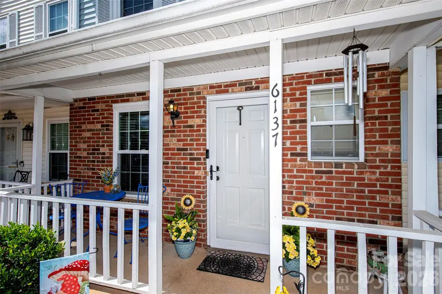 6137 Windsor Gate Lane, Charlotte, NC 28215 - #2