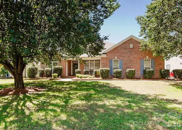 574 Surry Trace Circle Nw, Concord, NC 28027