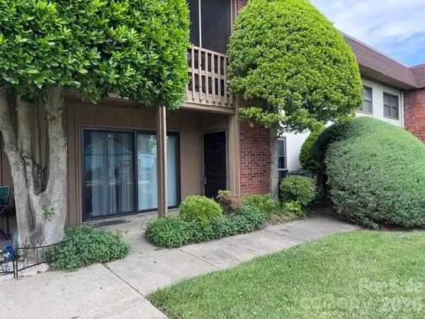 427 6th Avenue W #A-12, Hendersonville, NC 28739