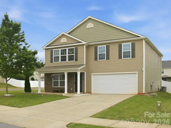 115 Harvest Pointe Drive, Statesville, NC 28677