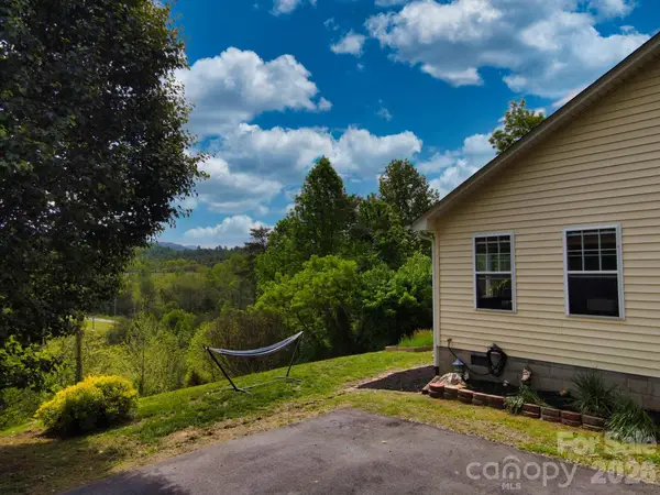 1798 New Stock Road, Weaverville, NC 28787