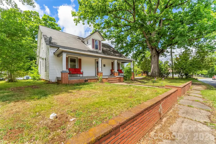 137 12th Street Nw, Hickory, NC 28601 - #3