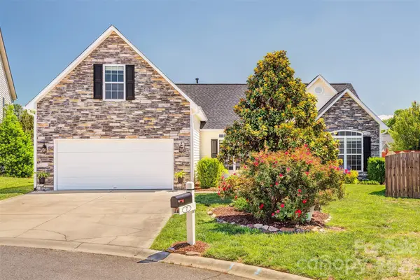 7 Breyerton Court, Asheville, NC 28804