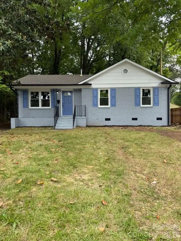 835 Ranch Street, Charlotte, NC 28208