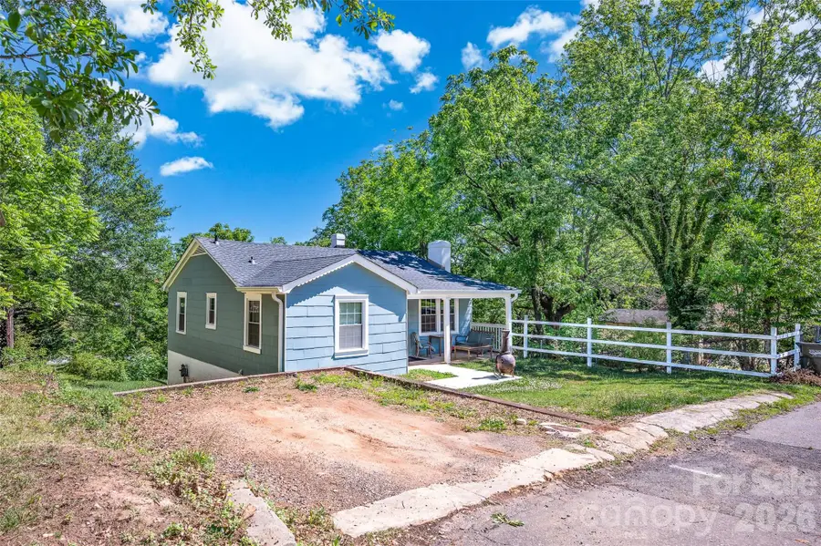 723 F Avenue Se, Hickory, NC 28602 - #3