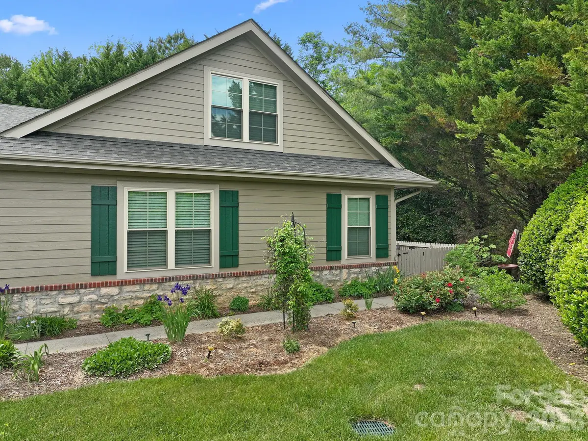 11 Outlook Circle, Swannanoa, NC 28778 - #1