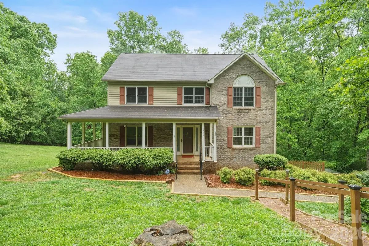 1227 Shirebourn None, Hickory, NC 28602 - #1