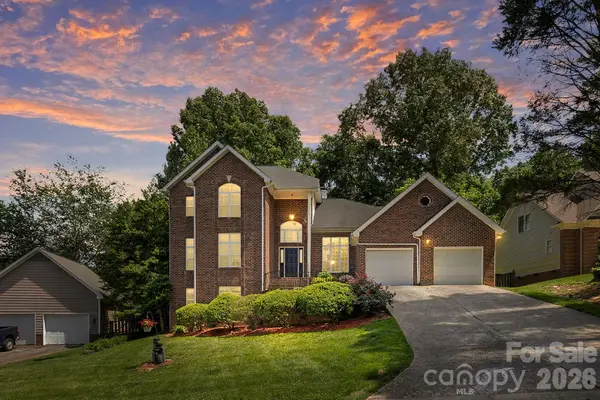 9111 Brocklehurst Lane, Charlotte, NC 28215
