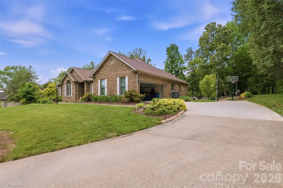 8 Ridgemont Drive, Weaverville, NC 28787 - #2