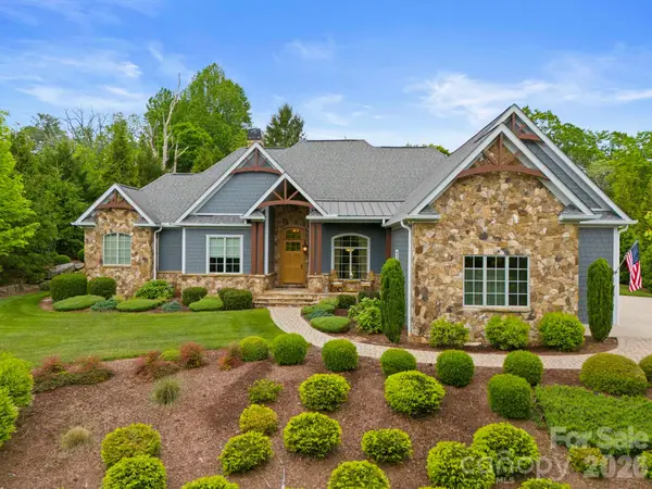 390 Shipman Parkway, Flat Rock, NC 28731