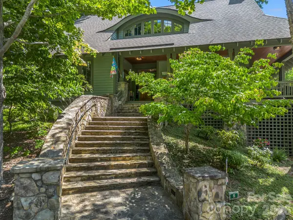 5 Longfellow Drive, Black Mountain, NC 28711
