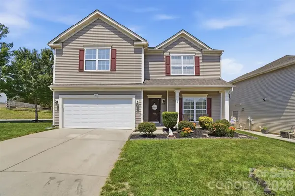 1464 Moss Creek Drive, Harrisburg, NC 28075