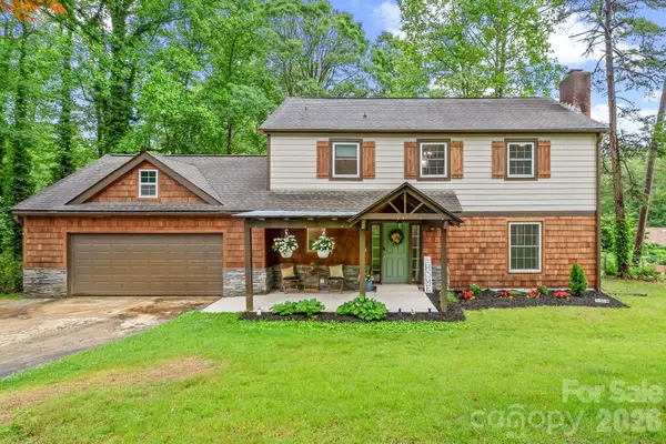 4 Beechwood Lakes Drive, Hendersonville, NC 28792