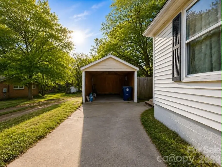 383 E Catawba Avenue, Mooresville, NC 28115 - #2