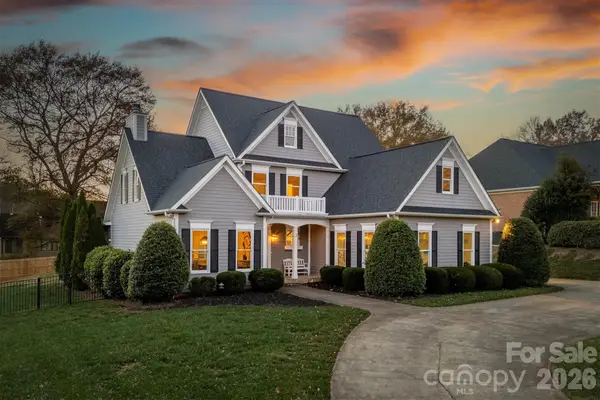 1019 10th Street Lane Nw, Hickory, NC 28601