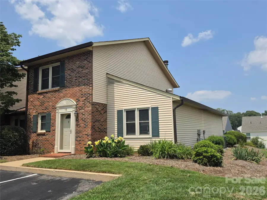 1330 5th Street Ne #15, Hickory, NC 28601 - #2