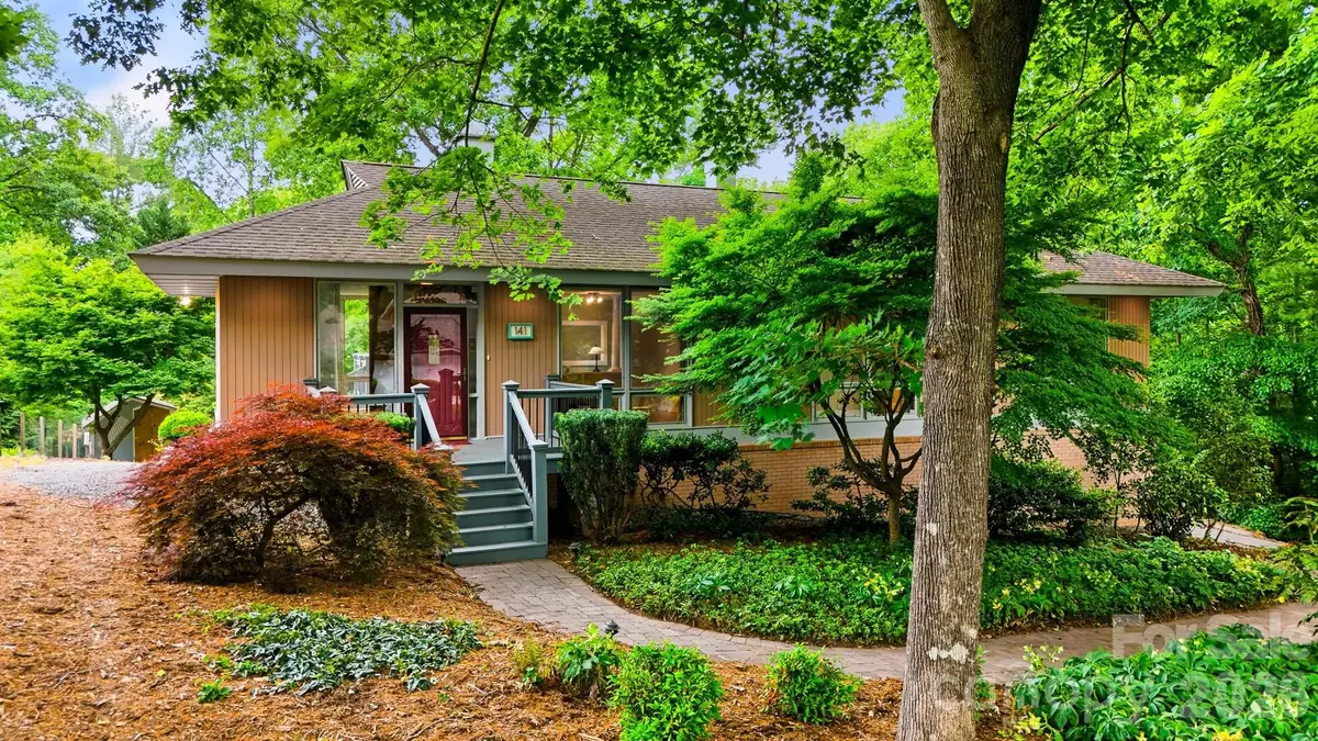 141 36th Avenue Nw, Hickory, NC 28601 - #1