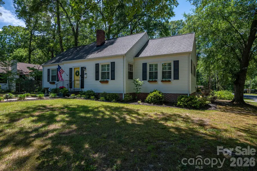 823 N Laurel Street, Lincolnton, NC 28092 - #2