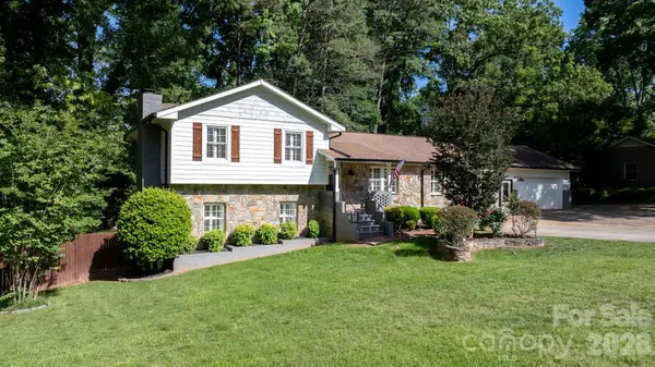 14214 Honeysuckle Ridge Drive, Matthews, NC 28105