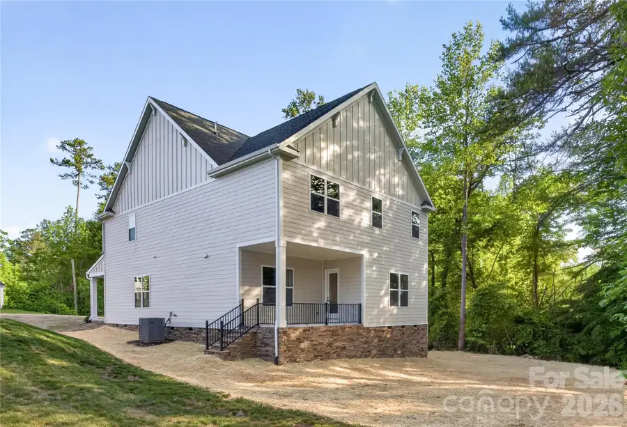 3883 12th Street Ne, Hickory, NC 28601 - #2