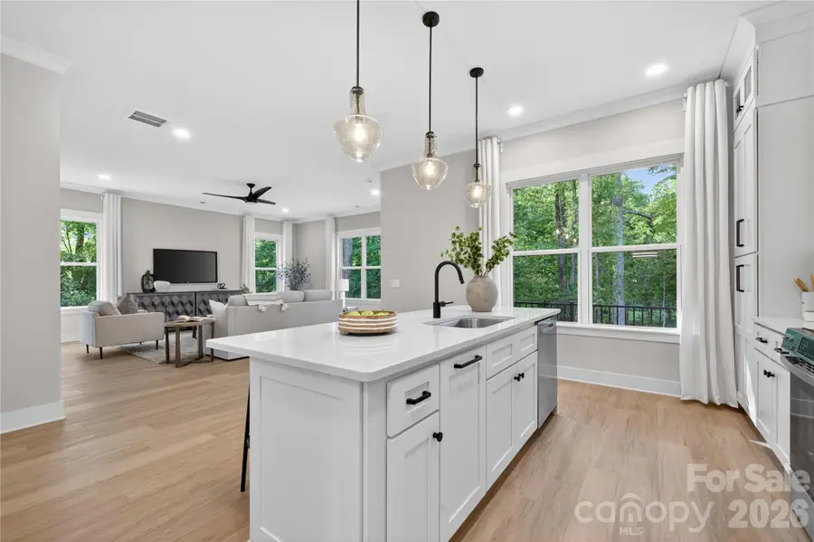3883 12th Street Ne, Hickory, NC 28601 - #3