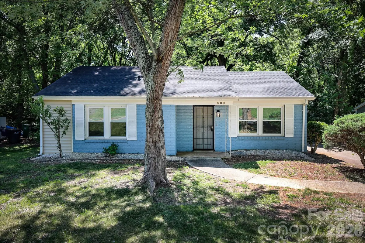609 Fawnbrook Lane, Charlotte, NC 28217 - #1